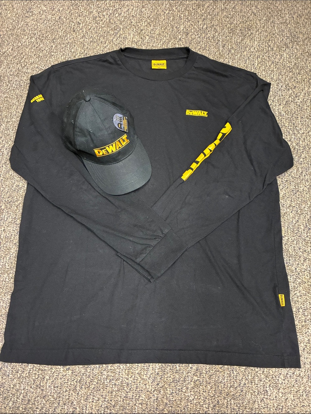 Men’s Dewalt Black Long Sleeve Logo Shirt with NWT Dewalt Hat